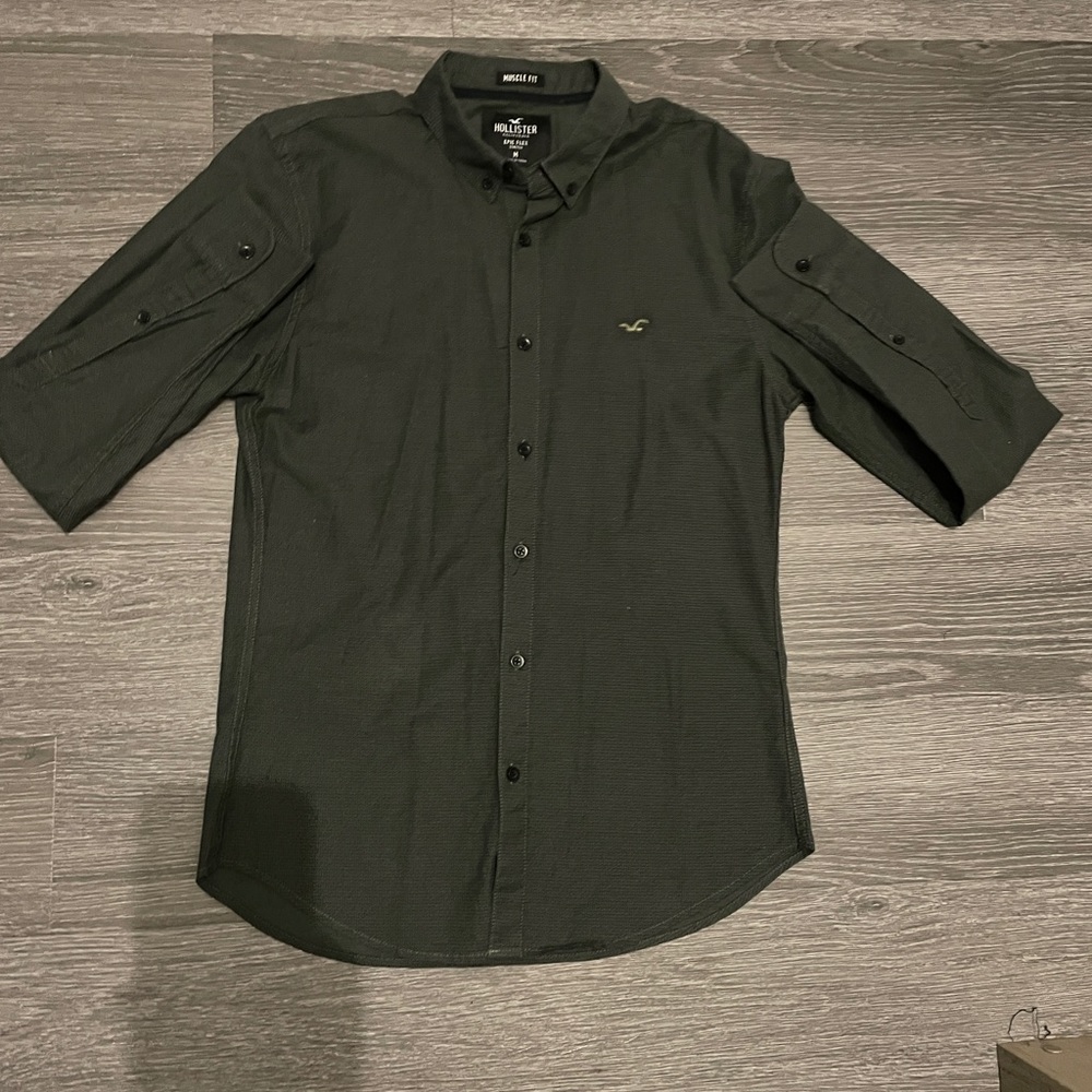 Hollister long sleeve dress shirt (muscle fit)